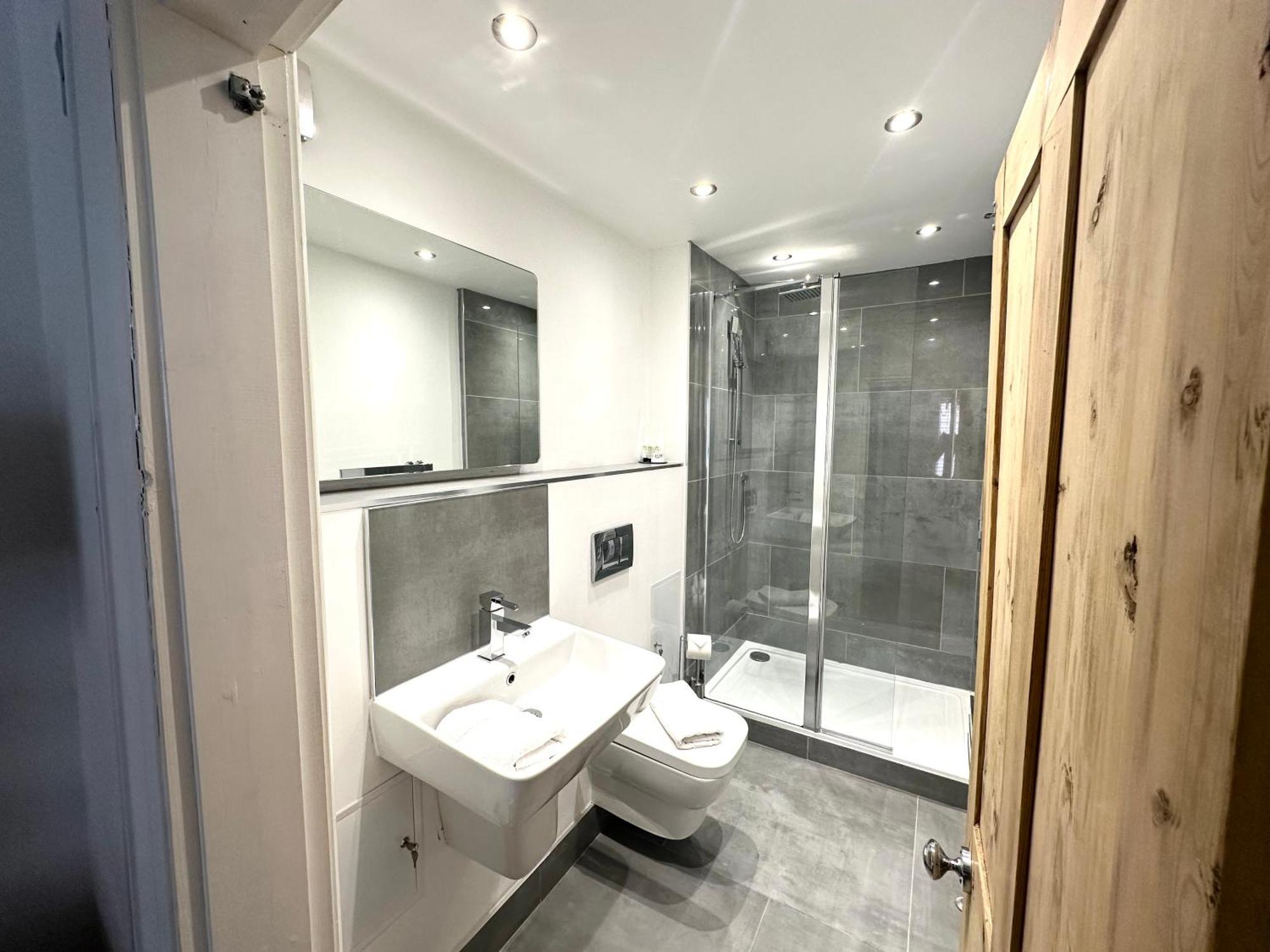 The Barrington 3*
